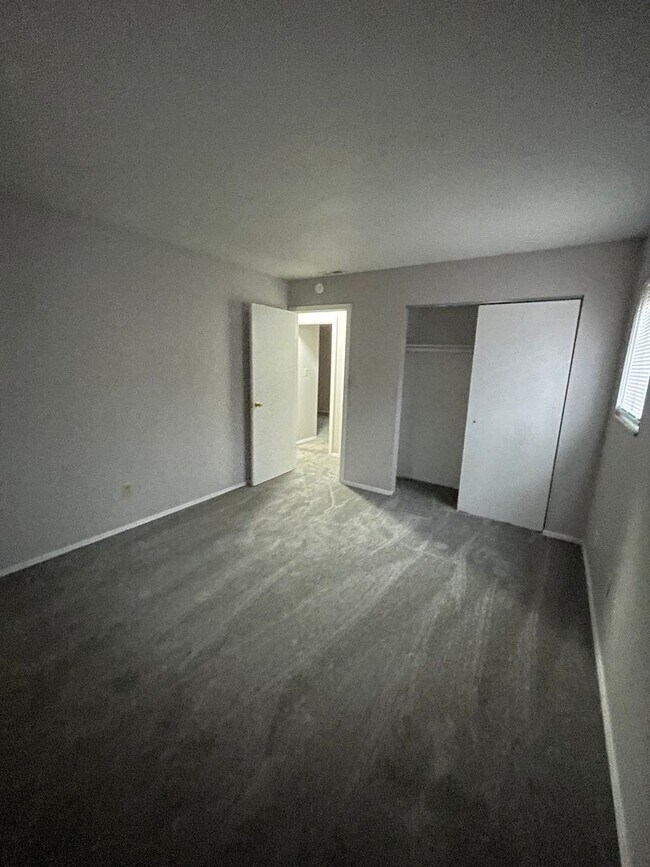 Building Photo - Warren Twp - 3 BR home