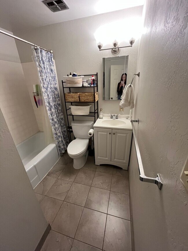 Building Photo - Lease Takeover Starting June 1st | Spacious 5-Bedroom Home Near Downtown Flagstaff