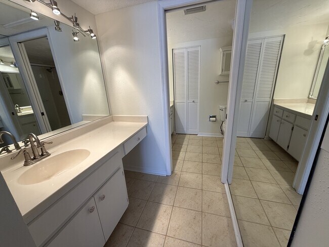 Building Photo - 437 Wexford Cir