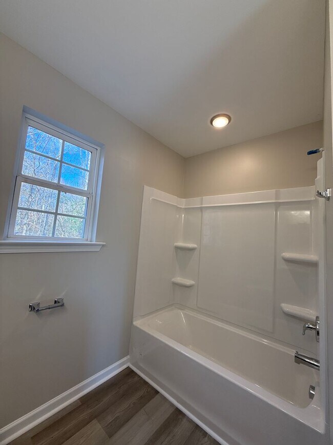Building Photo - 1802 Sloan Dr