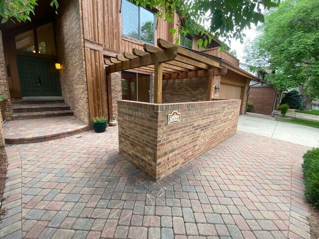 Building Photo - Great Home in the Highlands 360