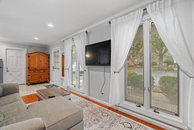 Building Photo - Serene Retreat - Hot Tub, Private Dock & Fire Pit