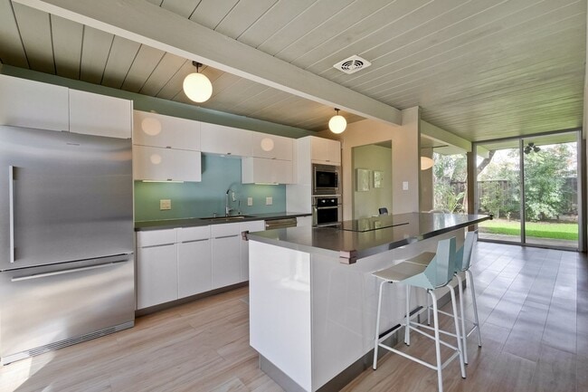 Building Photo - 4BD/2BA Cupertino Gem with Modern Upgrades!