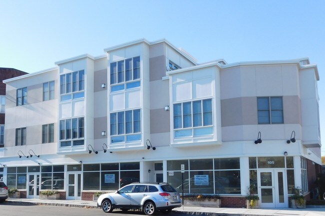 Building Photo - 105-111 Elm St