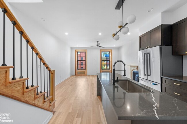 Building Photo - Renovated Sun-filled Duplex in BedStuy