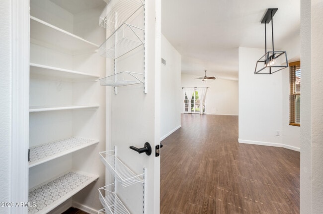Building Photo - 2926 E Brookwood Ct