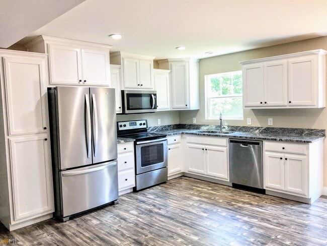 Building Photo - 261 Brookwoods Ln