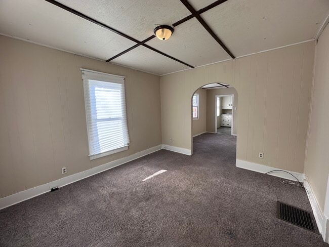 Building Photo - 124 Beard-N