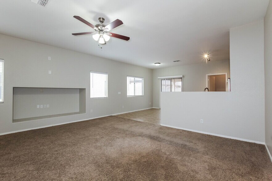 Building Photo - 6522 W Elwood St