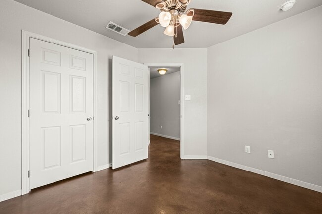 Building Photo - 1521 Aztec Trce