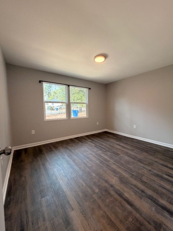 Building Photo - 5528 Cabot Ave