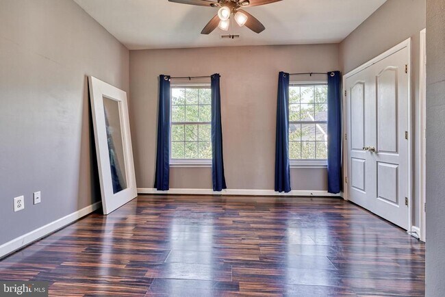 Building Photo - 3275 Amazon Ln
