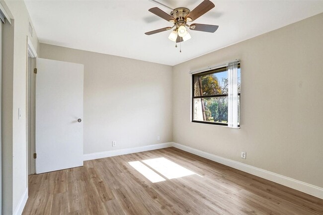 Building Photo - 4872 NW 95th Ave