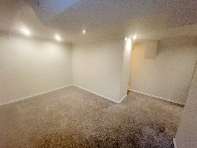 Building Photo - 1035 E 800 S
