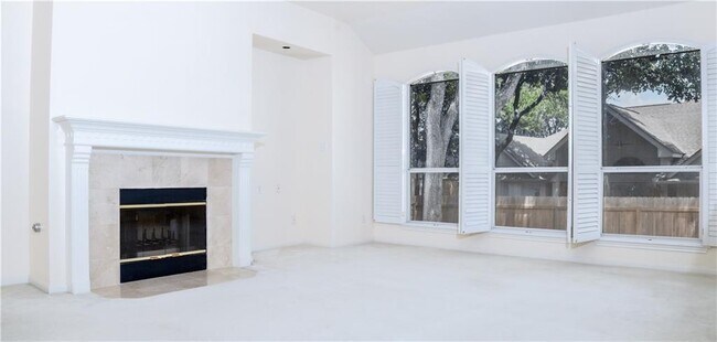 Building Photo - 7764 Yaupon Dr