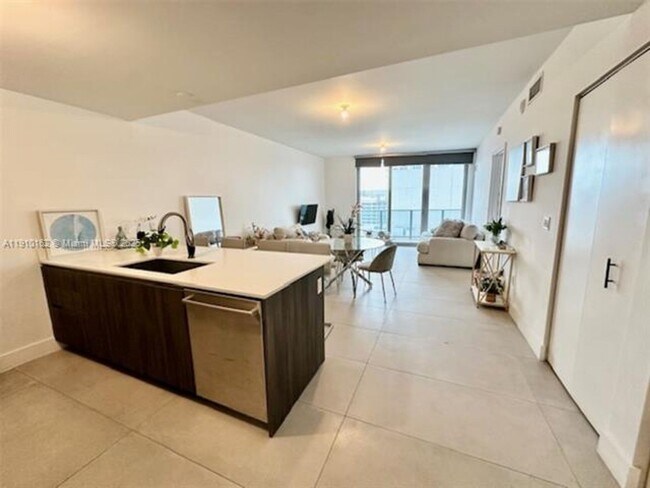 Building Photo - 488 NE 18th St