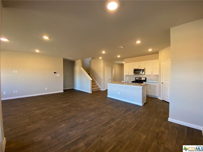 Building Photo - 154 Solitude Dr