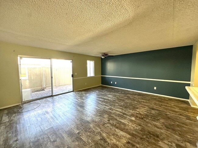 Building Photo - Townhouse near Loma Linda University