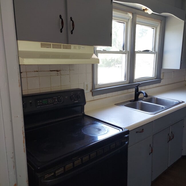 Building Photo - 525 Patton St