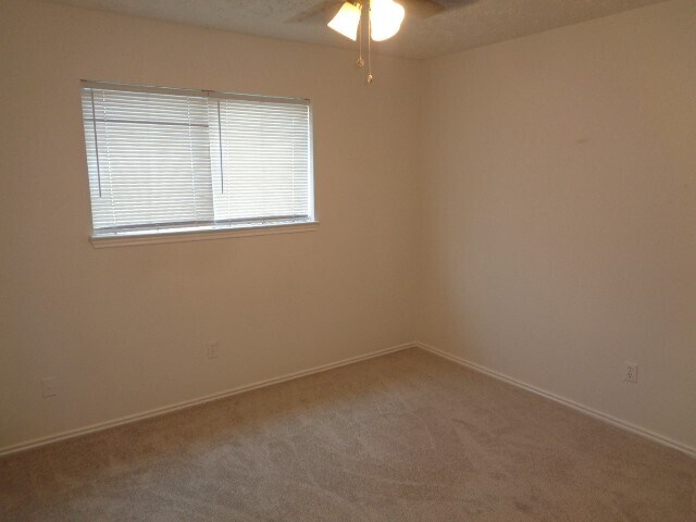 Building Photo - 1211 Grand Jct Dr