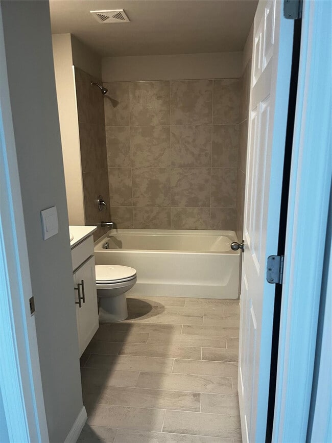 Building Photo - 4021 35th St SW