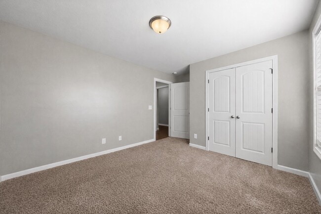 Building Photo - 1676 Putnam Dr