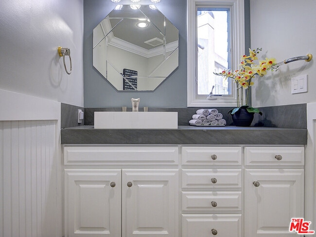 Building Photo - 7800 Veragua Dr