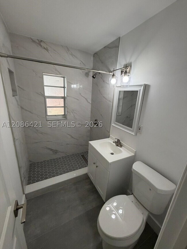 Building Photo - 1250 Wren Ave