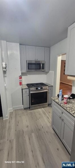 Building Photo - 115 River Rd