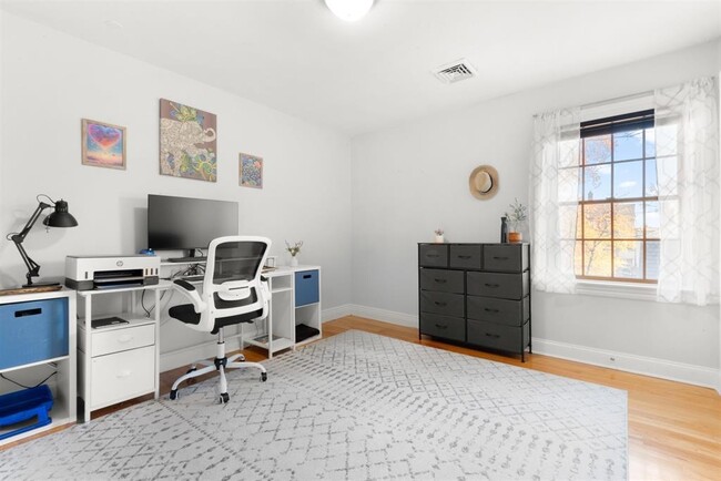 Building Photo - 67 W 36th St
