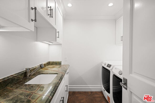 Building Photo - 816 S Catalina Ave