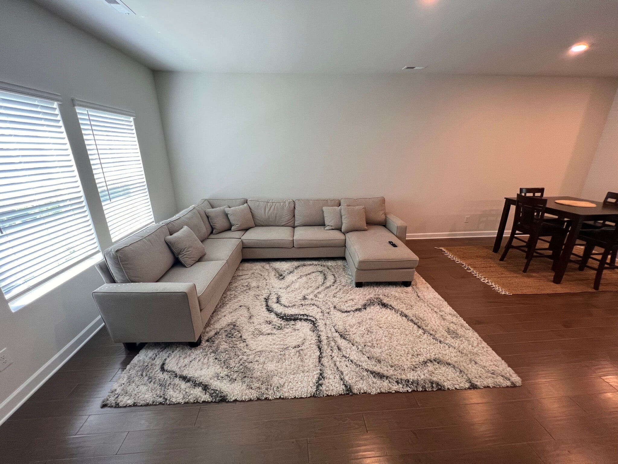 Building Photo - Room in Townhome on Memorial Pkwy