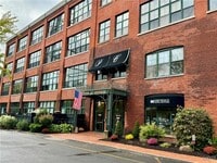 Building Photo - 526 Plum St