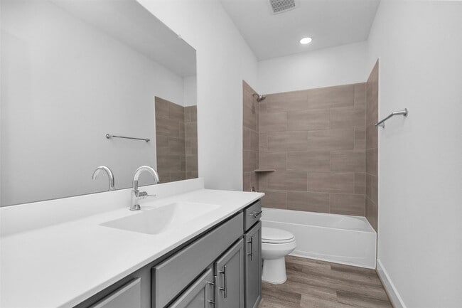 Building Photo - 29019 Pine Forest Dr