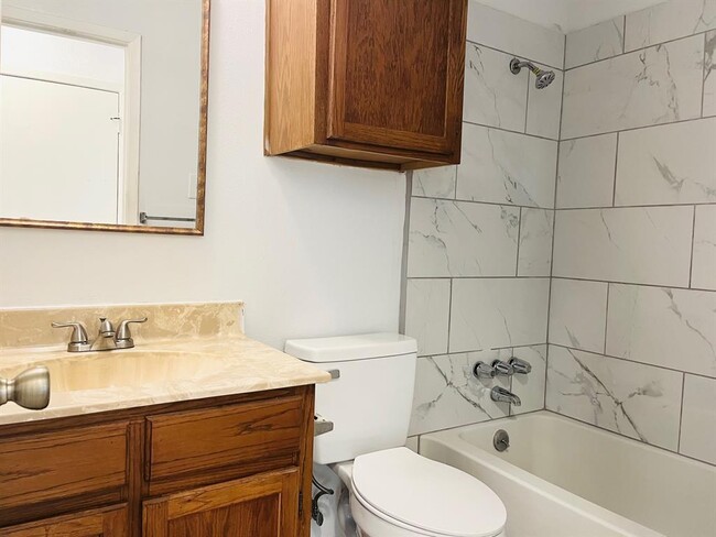 Building Photo - 8905 Curlew Dr