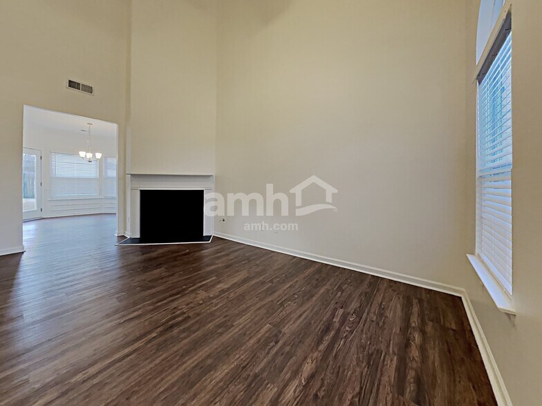 Building Photo - 4150 Arch Pass