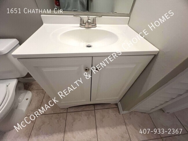 Building Photo - 1651 Chatham Cir