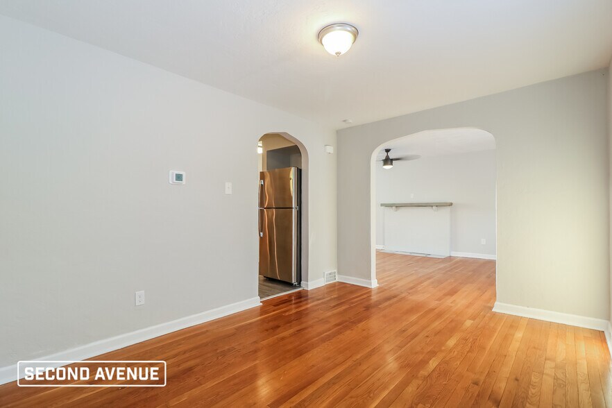 Building Photo - 3107 Elroy Ave