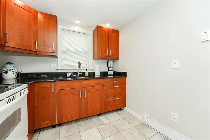 Building Photo - 35 Grove St