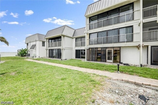 Building Photo - 760 Sextant Dr