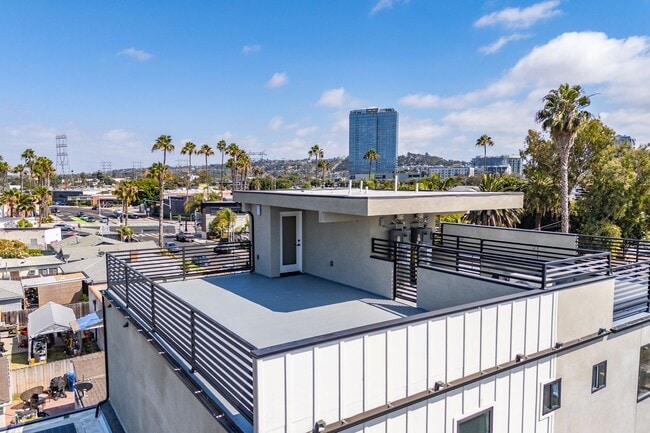 Building Photo - LUXURY in Prime Culver City