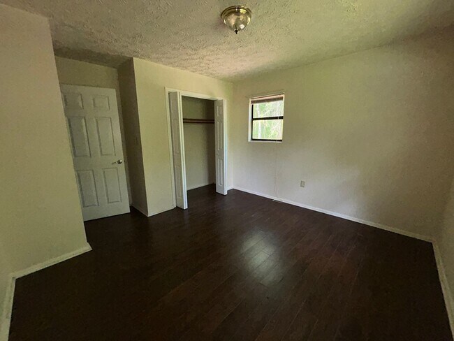Building Photo - 58 Trisha Ln