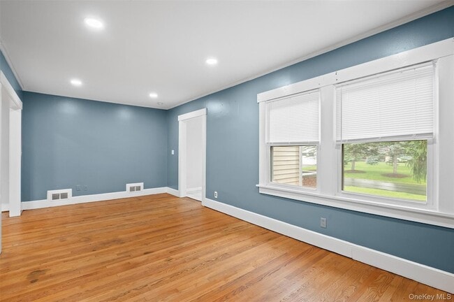 Building Photo - 5 Lincoln St