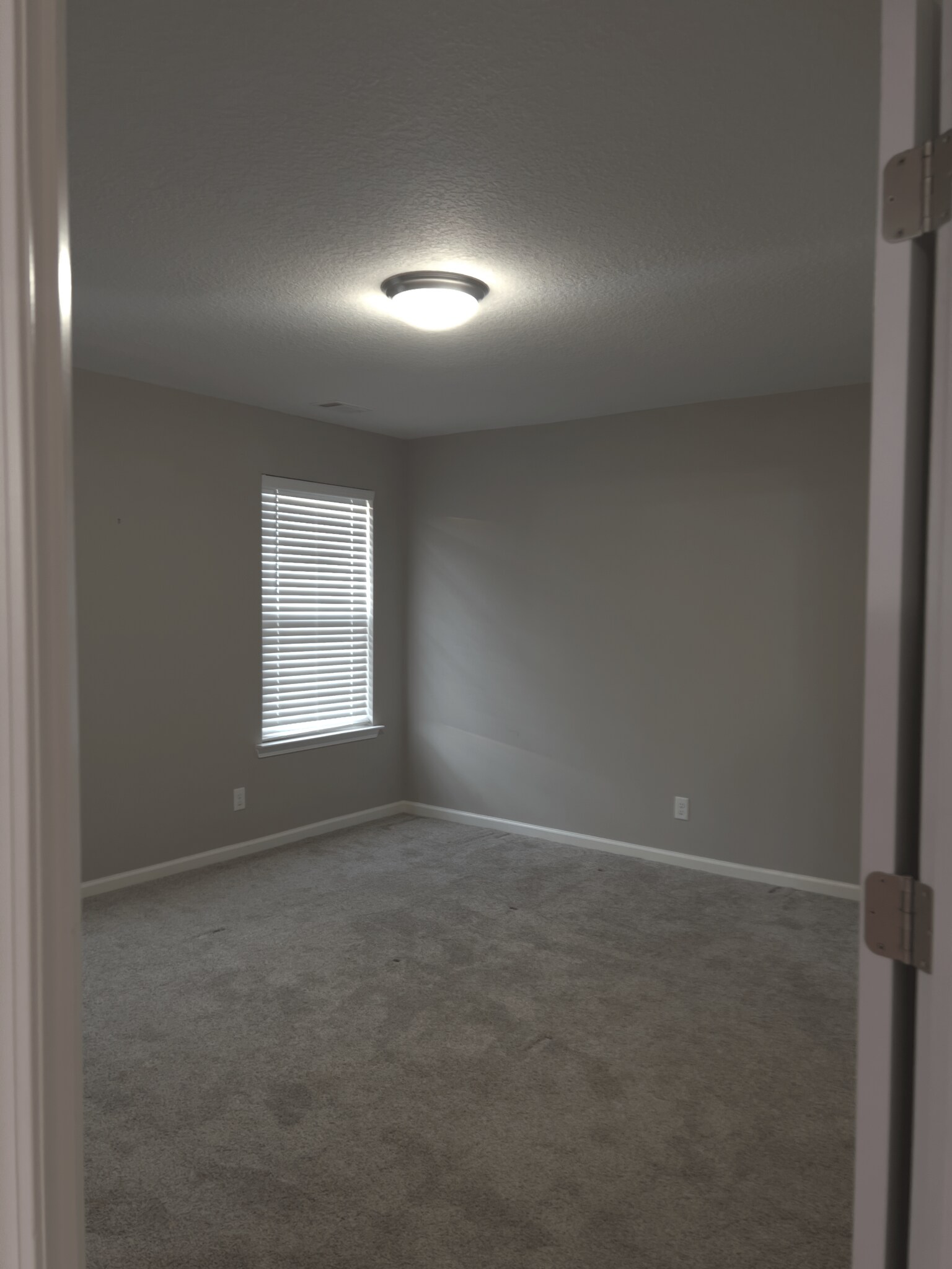 Building Photo - 21 Laurel Ln