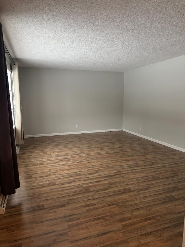 Building Photo - 1519 Trebor Rd