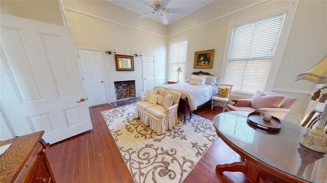 Building Photo - 648 Clayton St