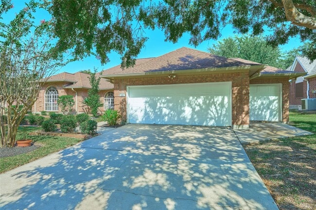 Building Photo - 121 April Waters Dr N