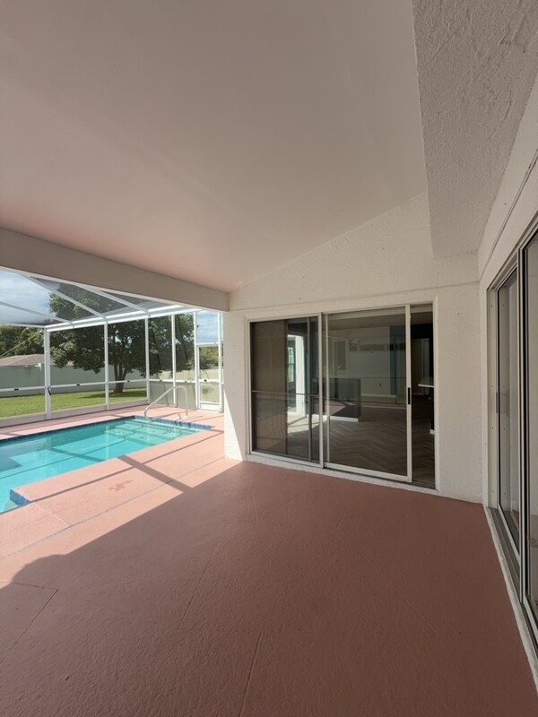 Building Photo - 1347 Overland Dr
