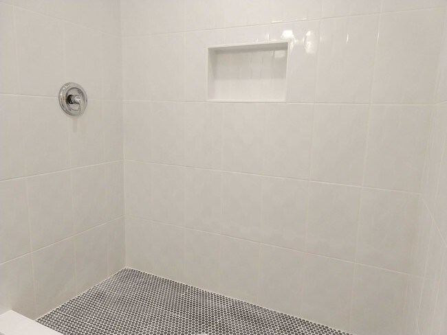 Building Photo - 3620 Gumwood Ave