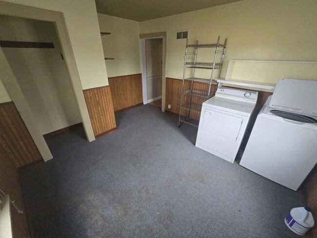 Building Photo - 1084 Yale Farm Rd